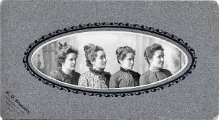 Kilgore sisters.  l-r: Grace, Lea, Una and Inez.